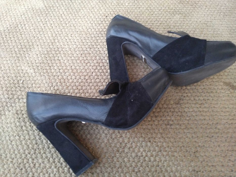 Sapatos de Senhora pretos