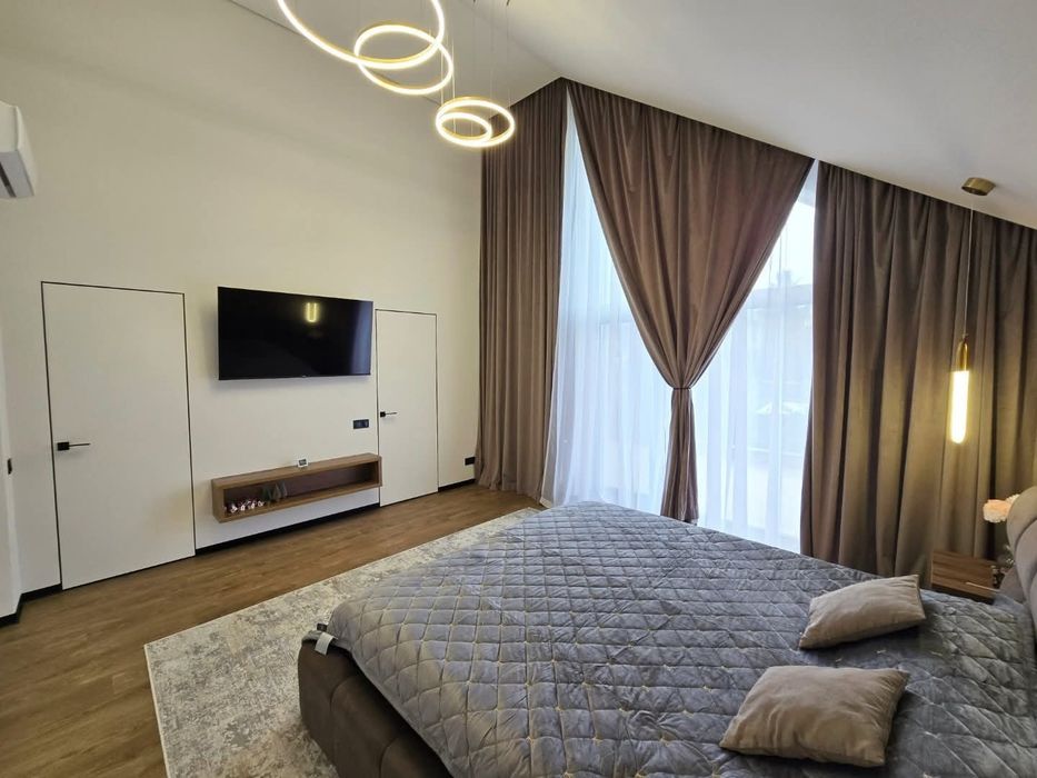 Будинок 190 м2 тераси 80м2 є газ  дизайн ремонт 10 соток с. Віта-Поштова 7 км Київ поруч Чабани Гатне Крюківщина Вишневе