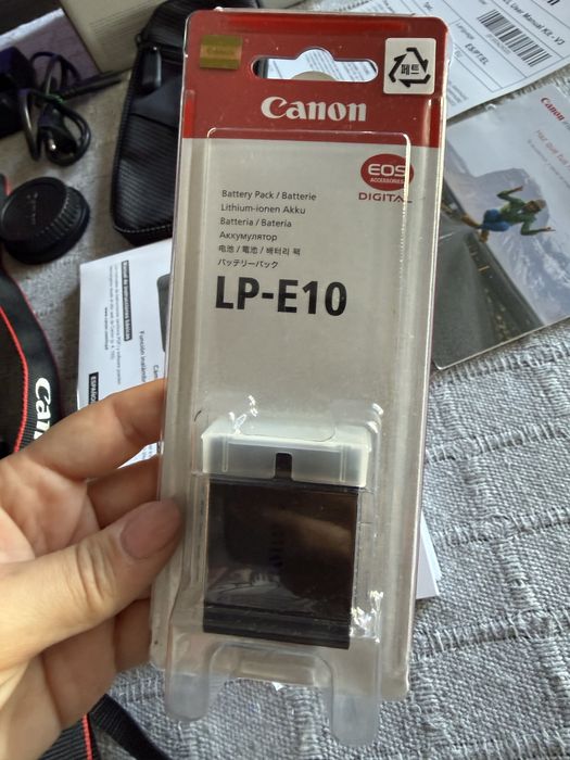 Maquina Canon EOS 1300 D