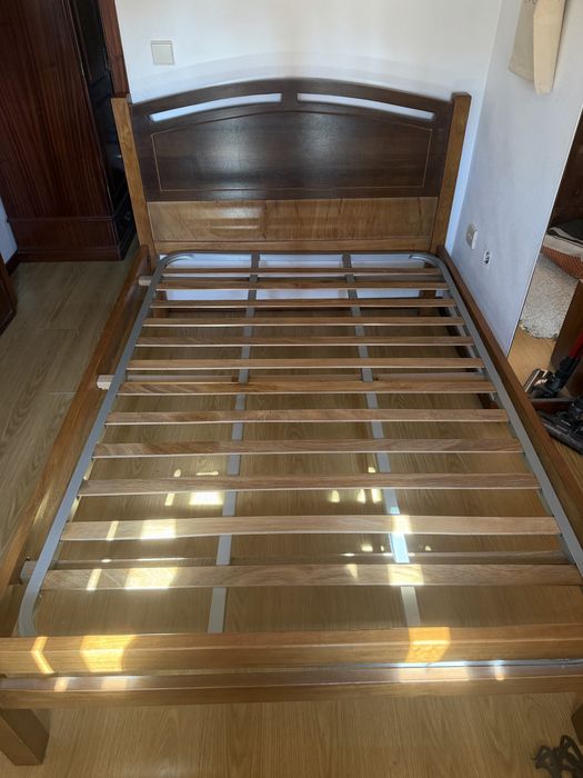 Cama de madeira +estrado