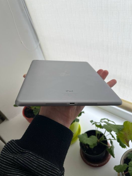 iPad Air 9.7” Планшет Apple  Айпад Чудовий Стан