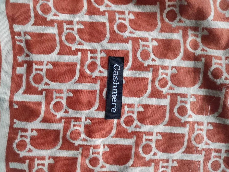 Szal dior kaszmir 100% piękny milusi