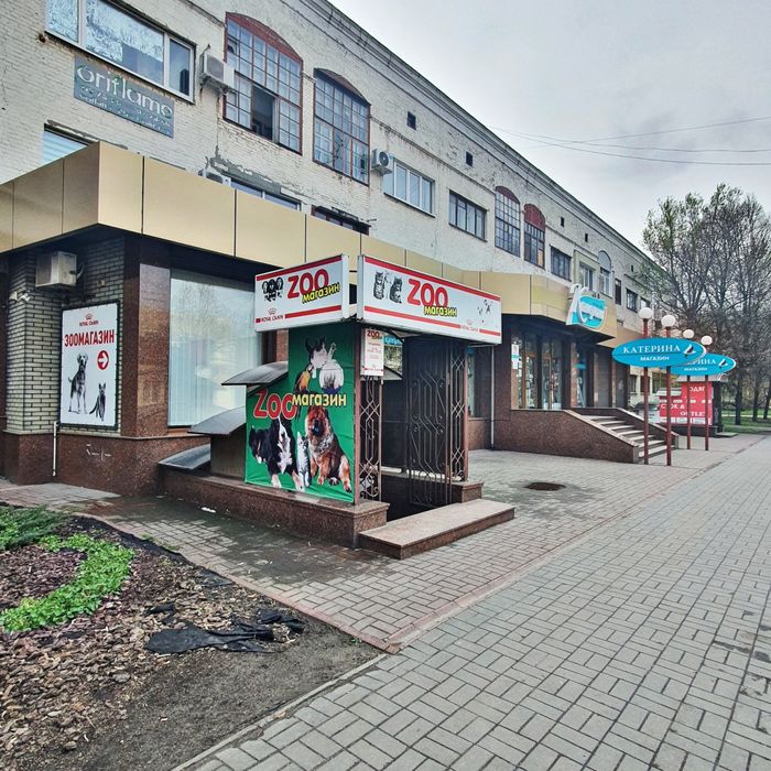 Підвальне приміщення з мармуровими входами р-н пр. Металлург