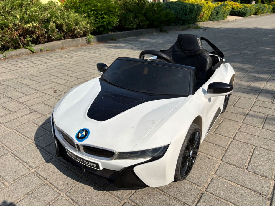 Samochód na akumulator BMW i8 dla dziecka + dodatkowy akumulator