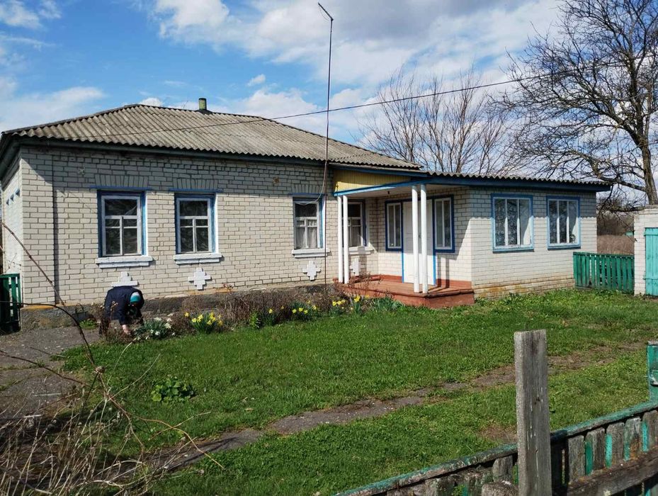 Будинок з ділянкою 0.25га