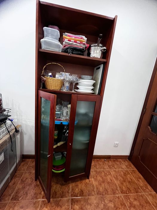 Mesa e móvel como novos