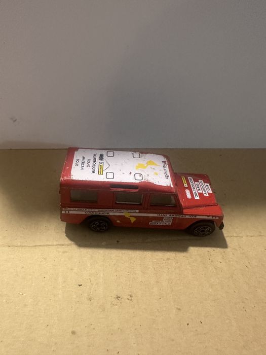 Land Rover escala 1:47 da burago