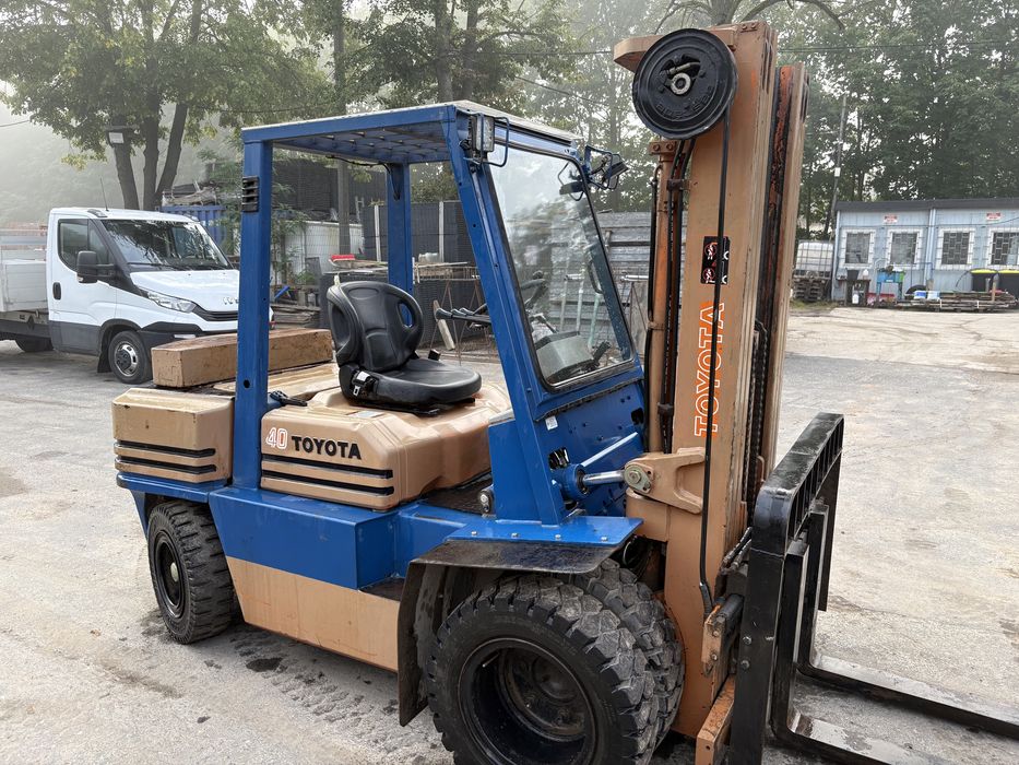 Wózek widłowy Toyota udźwig 4.000 kg stan bardzo dobry
