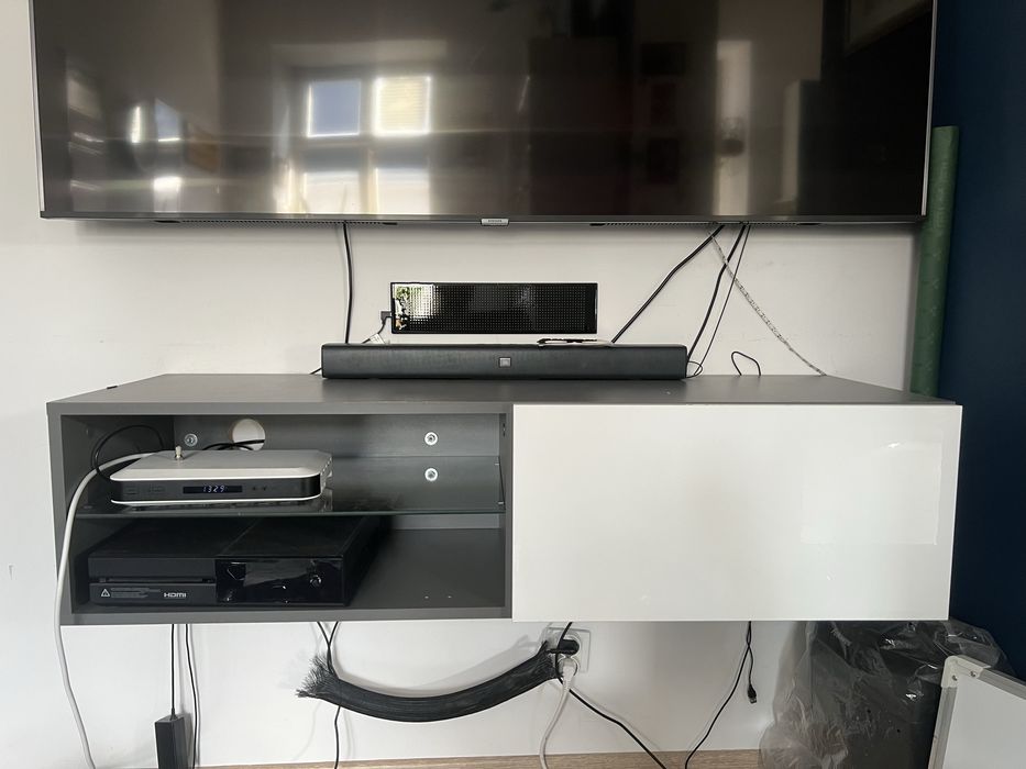 Szafka pod tv wisząca