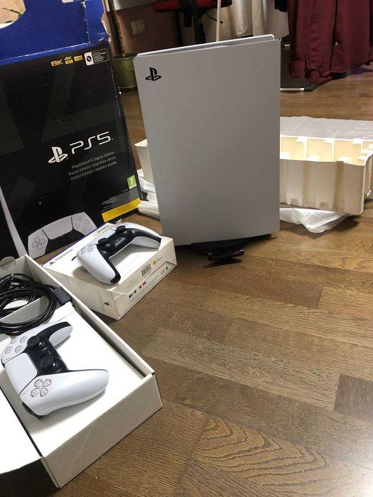 Продам Sony PlayStation 5 Ps5 з двома джойстиками
