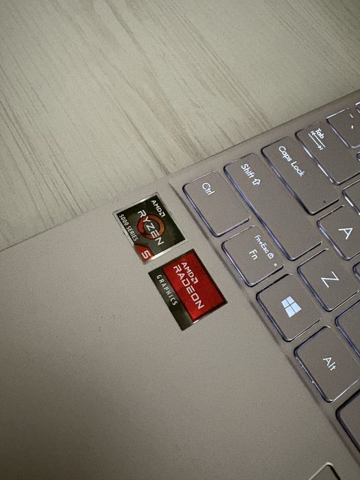 Asus ZenBook 14 AMD Ryzen 5500U 16GB