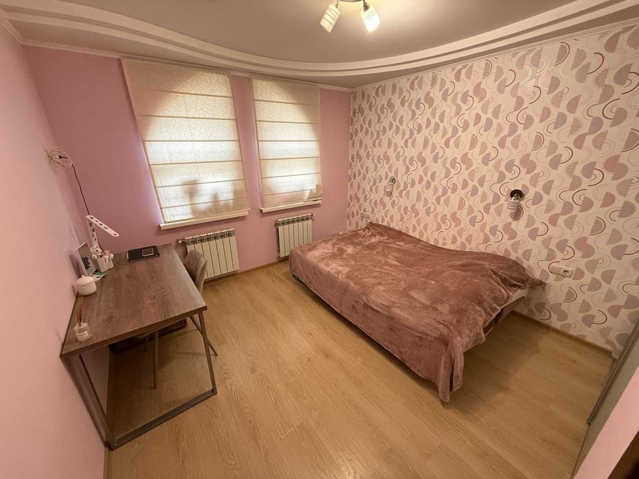 Продаж цегляного двоповерхового будинку 128 м2 з банею.