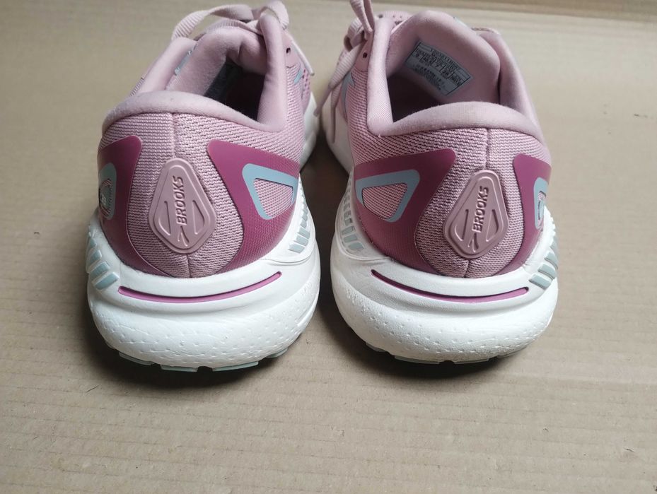 buty do biegania biegowe 40,5  Brooks Adrenaline  23