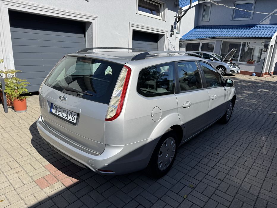 Ford Focus 1.6 101 KM sprowadzony 2009 zarejestrowany zimowki