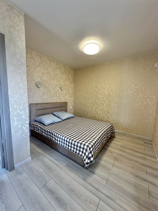 Новий гарний будинок біля моря