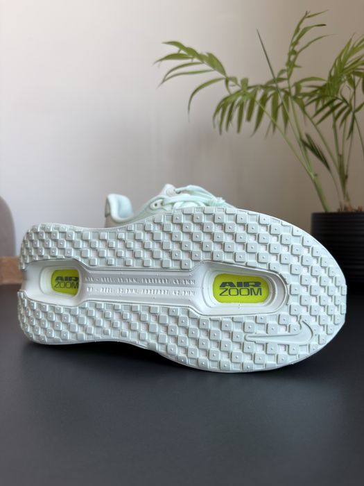 Nike Vomero Premium оригінал кросівки жіночі бігові розмір 40 (25см) нові HQ2050-300