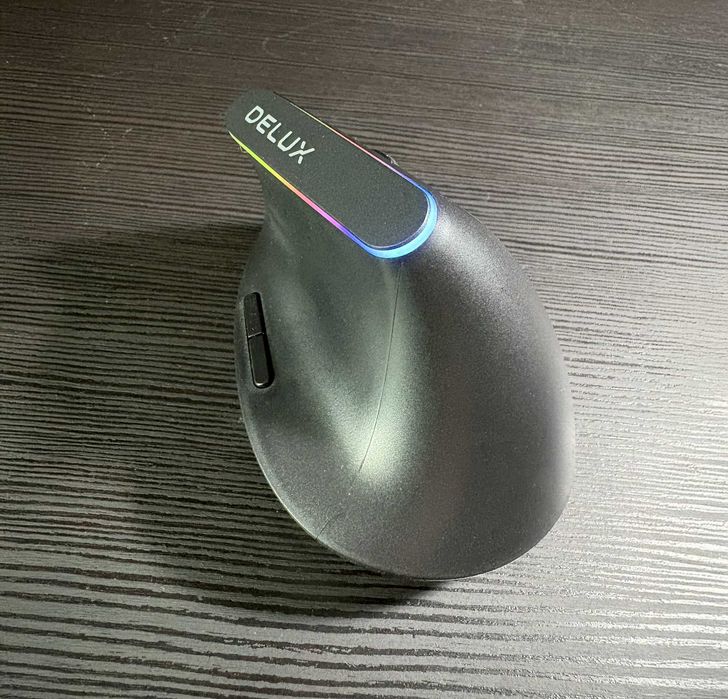 Rato Vertical Ergonómico Delux RGB – Como Novo