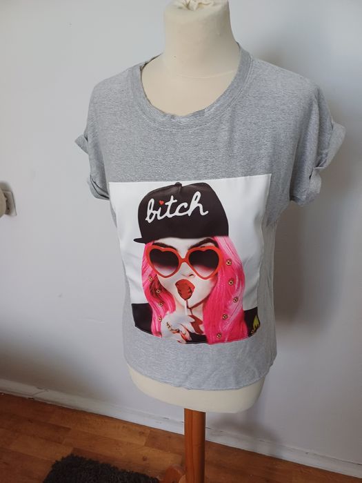 Koszulka z fajnym motywem na przodzie