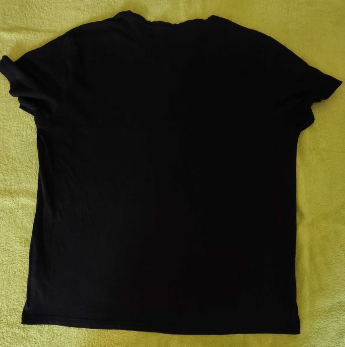 T-Shirt Preta de Algodão Manga Curta Decote em V - Homem (Tamanho XL)