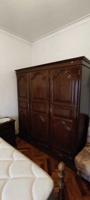 Quarto completo em madeira