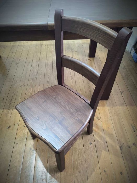 Mesa de Jantar Extensível em Madeira Maciça + 6 Cadeiras – 1100€