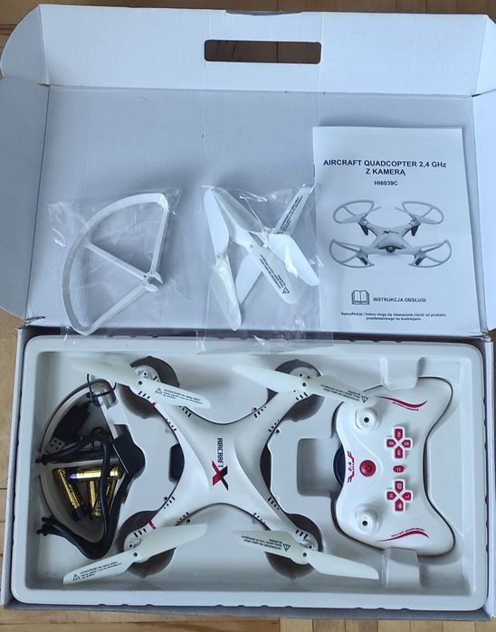 Quadcopter dron czterowirnikowy