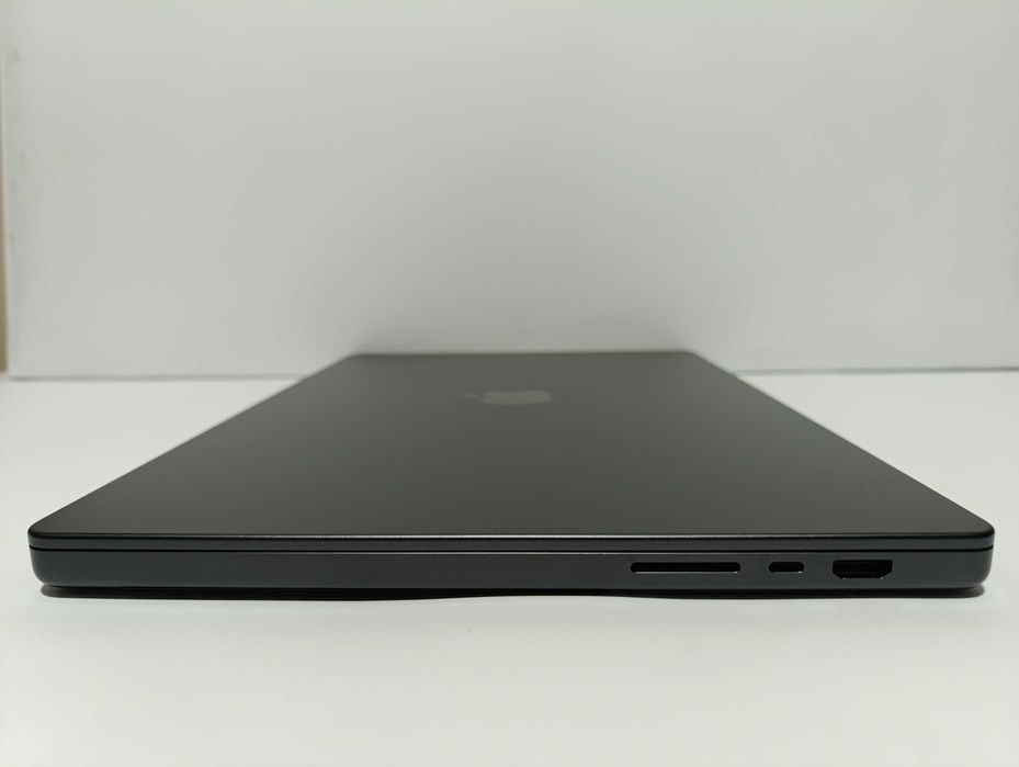 Open box MACBOOK PRO M4 MAX / 36GB / VIDEO 32 CORE / SSD 1TB / 4