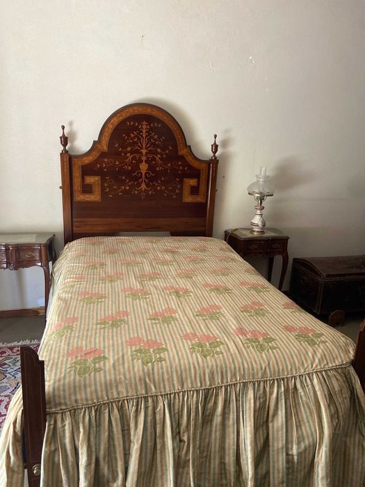 Cama Antiga Estilo D. Maria.