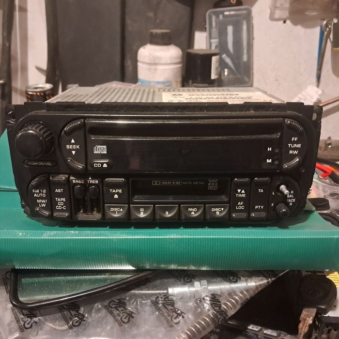 Radio jeep grand cherokee wj
