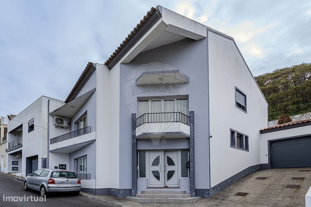 Moradia T4 para venda