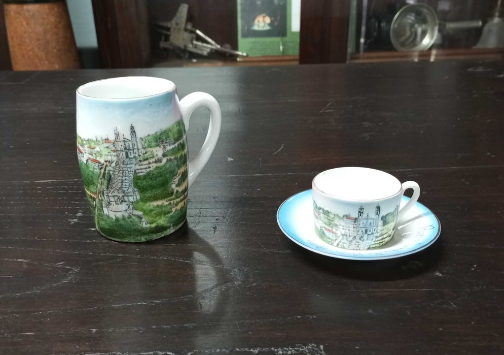 Antiga caneca e chávena de café Centenário Vista Alegre