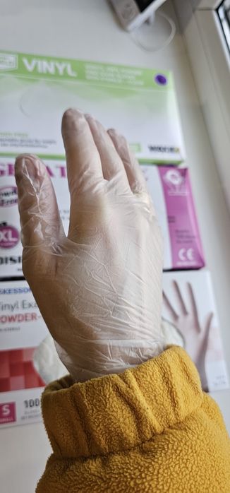 Продам рукавички одноразові