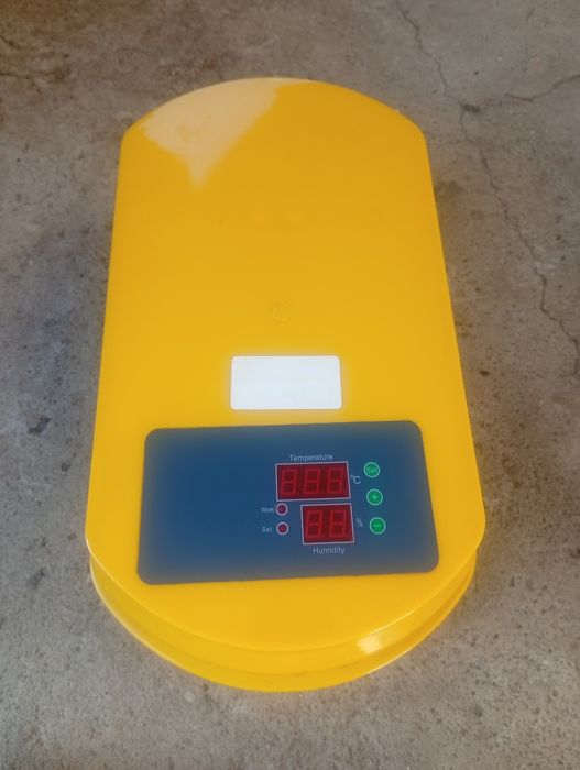 Chocadeira vira os ovos automáticamente