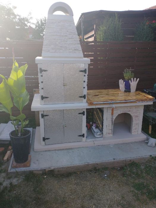 KOMPLETNY Grill ogrodowy betonowy kominek grillo-wędzarnia węglowy