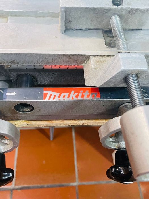 Fresadora alumínio MAKITA