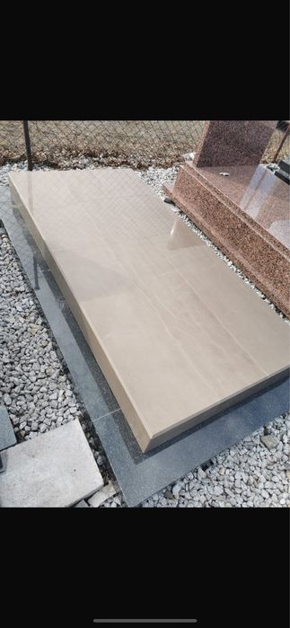 Nagrobek pomnik urnowy