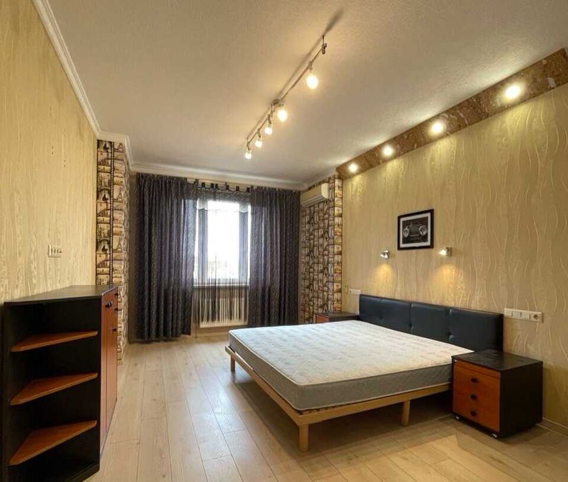 Оренда однокімнатна вул. Поправки Юрія 4/39А, метро Чернігівська