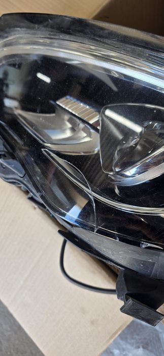 Farol Mercedes CLA