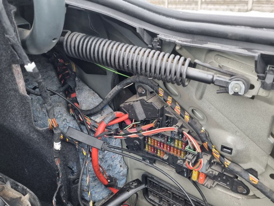 Siłownik sprężyna klapy bmw e60 sedan lewa prawa