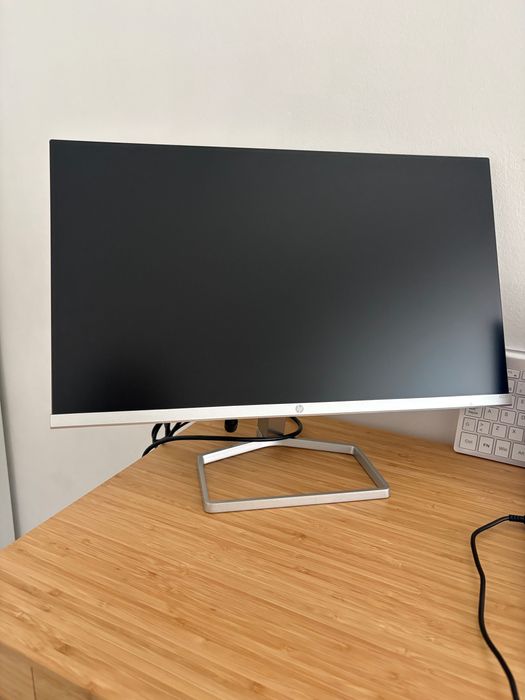 Monitor HP 2024 em muito bom estado