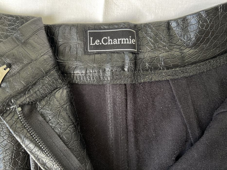 Чорні шорти Le Charmie з італійської еко шкіри CROCO