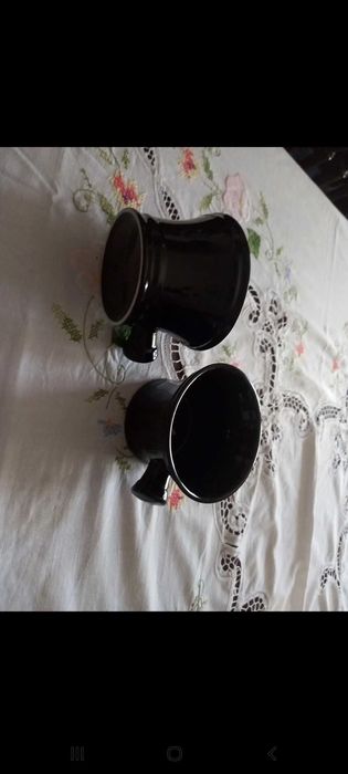 Conjunto de canecas de P.A., em cerâmica, pretas e/ou beges - Hiidea