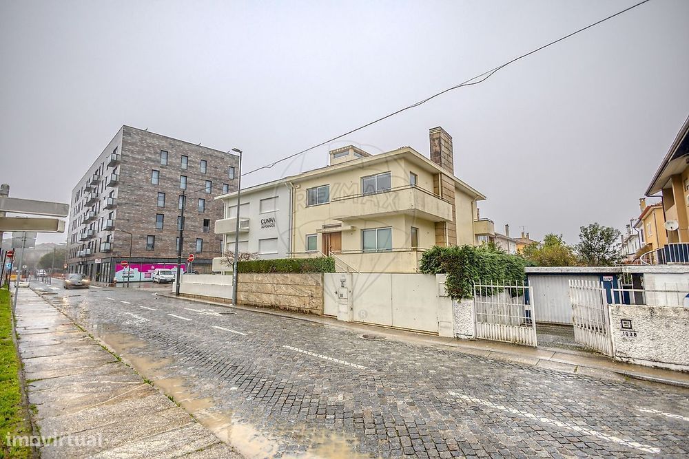 Moradia T5 para arrendamento