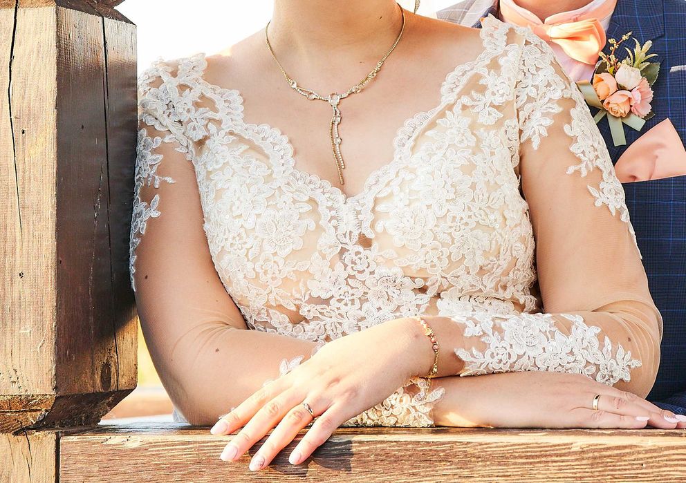 Zwiewna suknia ślubna