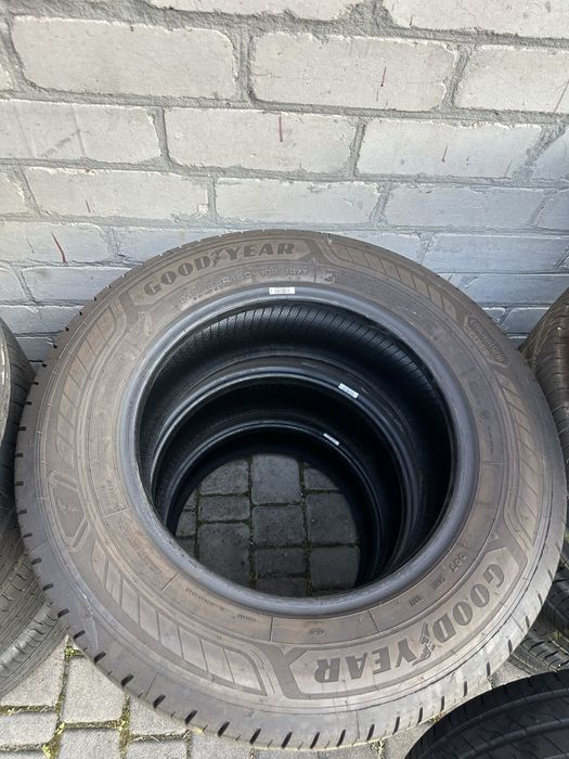 Goodyear efficient Grip CARGO 2  215/65R16C  2025 року випуску