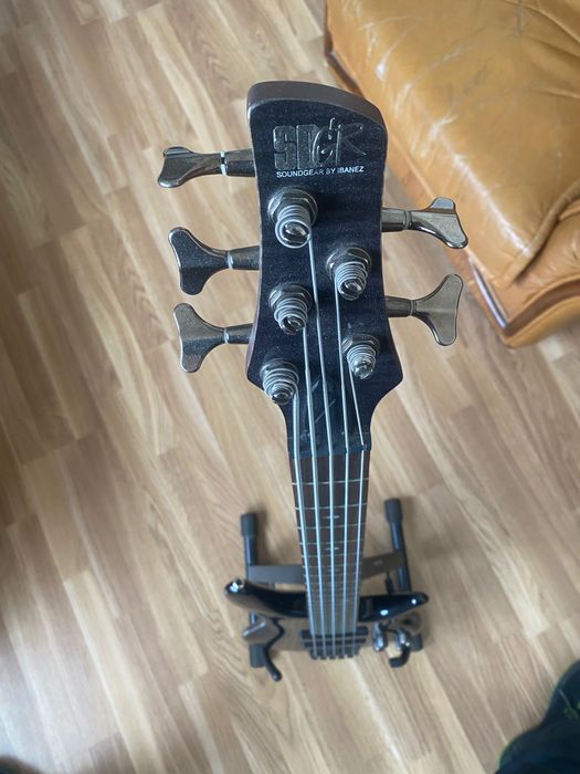 Baixo Ibanez SR705