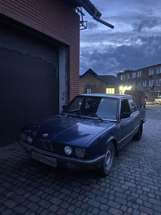 Розбір авто е28 Оригінальні емблеми BMW (металеві)