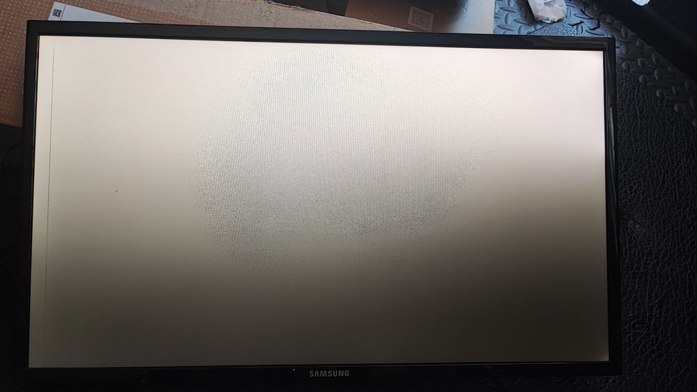 Монитор 24" Samsung S24F350FHI (Під ремонт / На запчастини)