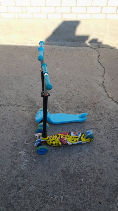 продам 2 самокати.