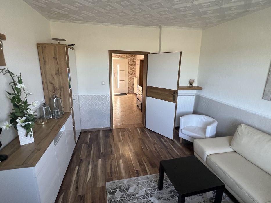 Dom pod lasem z ogrodem i placem zabaw – 140 m², 12 arów, Korfantów